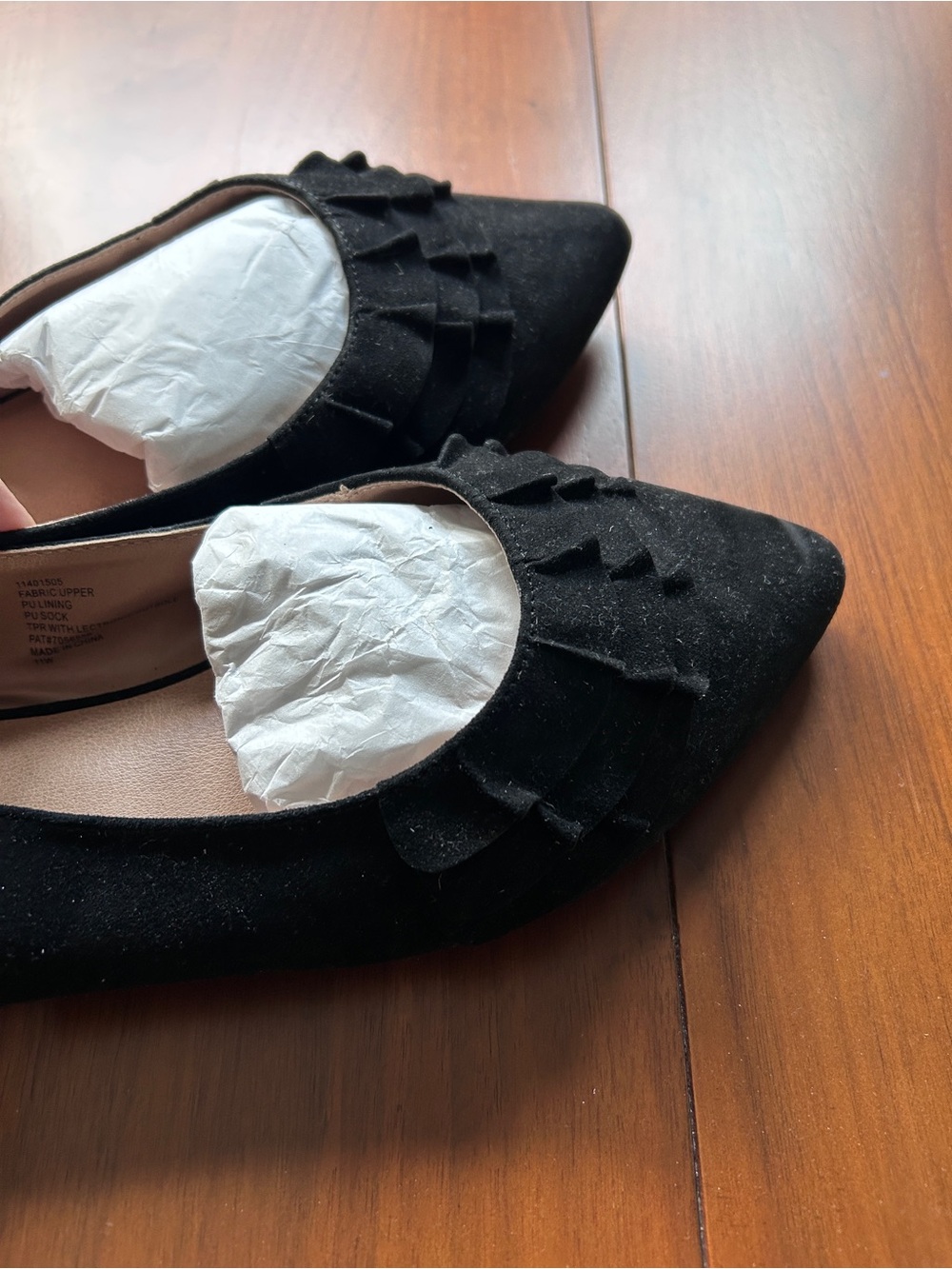 Torrid Black Suede Pointed Toe Ballet Flats with Ruffle Detail Sz 11